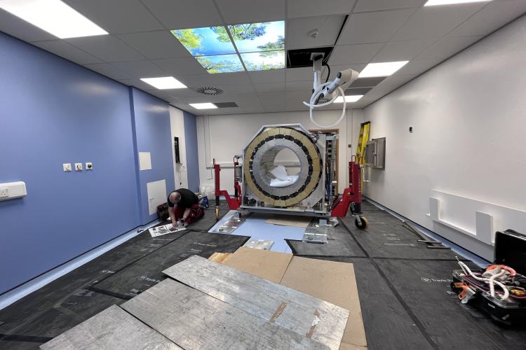 Installation of the PET scanner