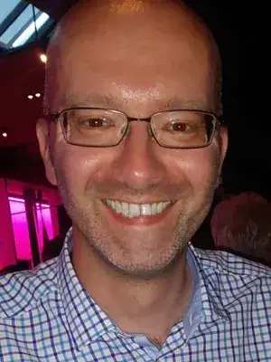 Dr Tom MacGillivray